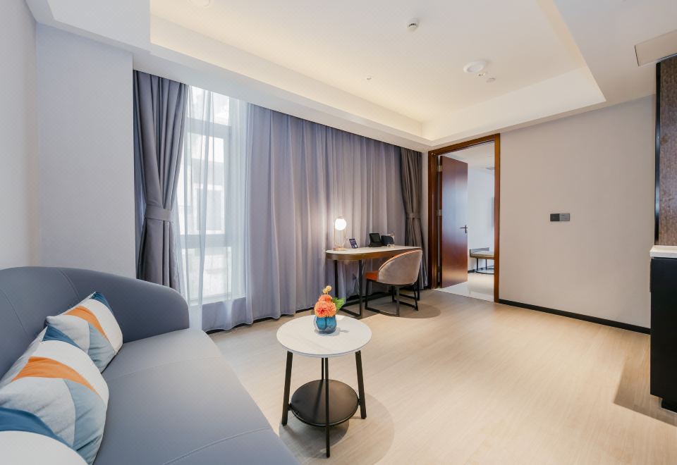 和颐套房（投屏电视+小冰箱）