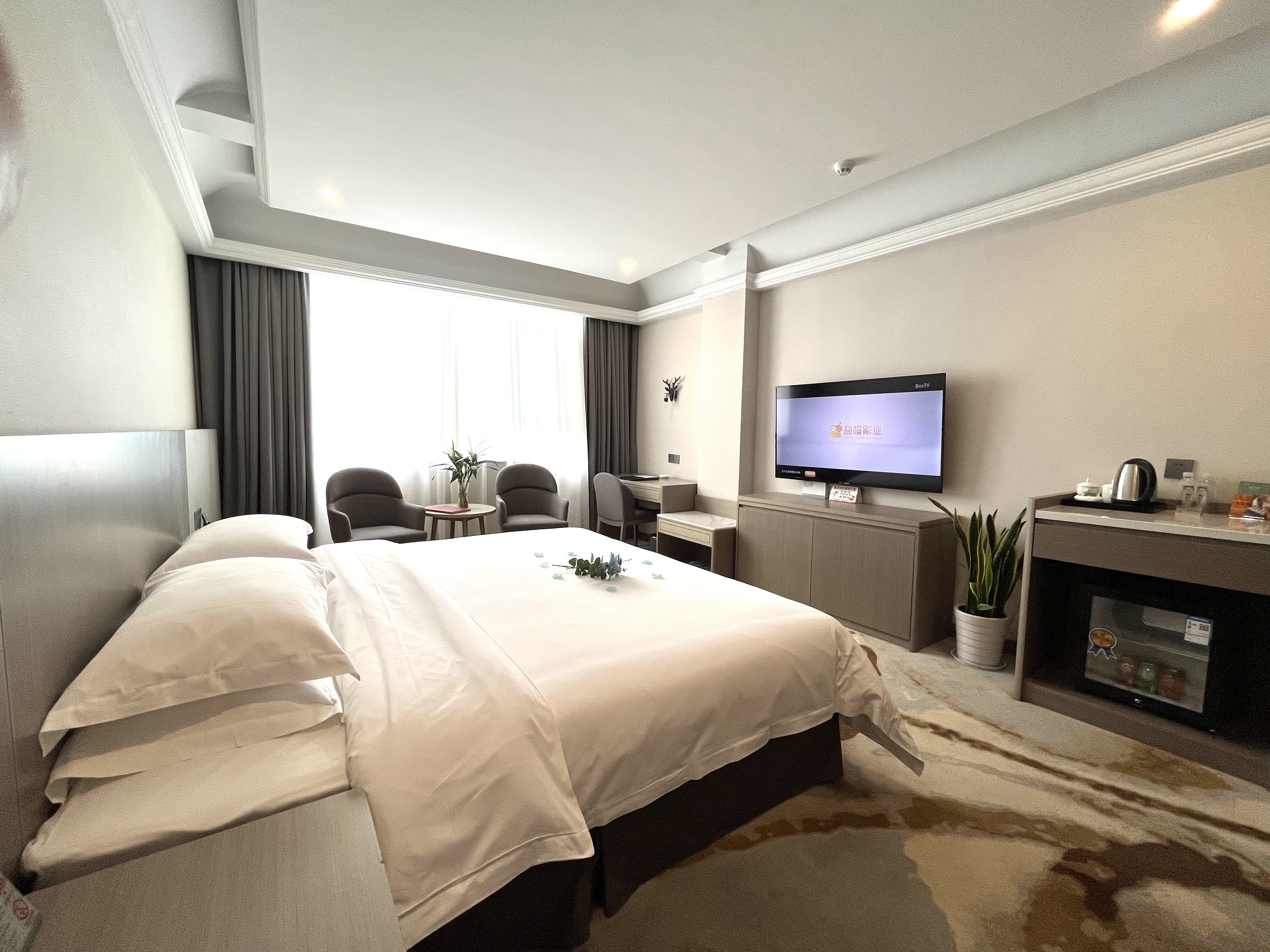 Kunshan Jiale International Business Hotel (Ma'anshan Middle Road Wanxianghui)Selected big bed room