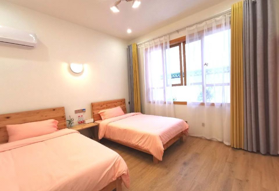 高级园景双床房