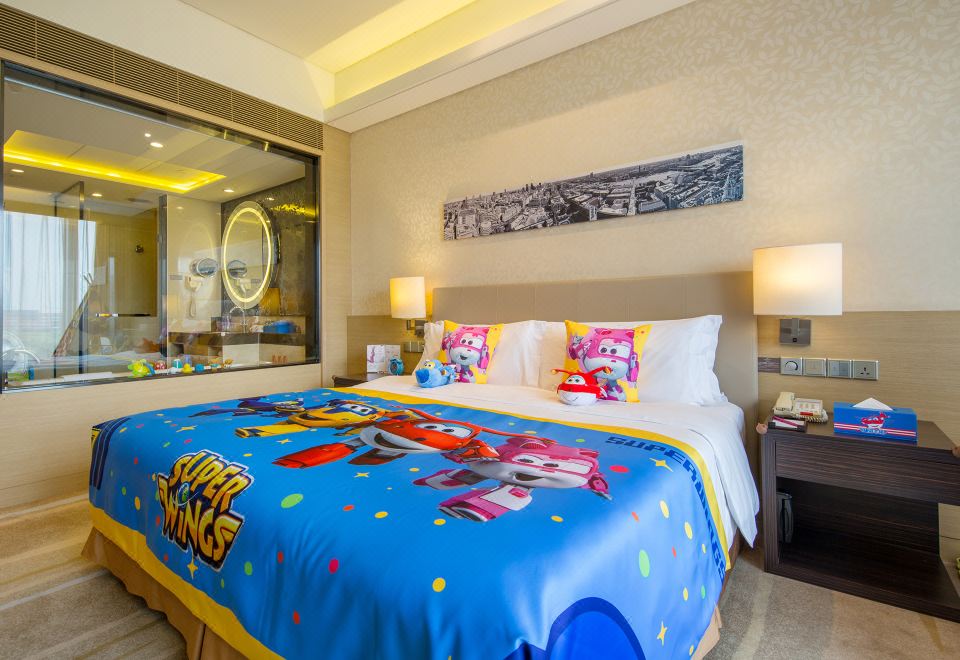 Crowne Plaza Guangzhou HuaduSuper Wings Kids Theme Room-King Bed