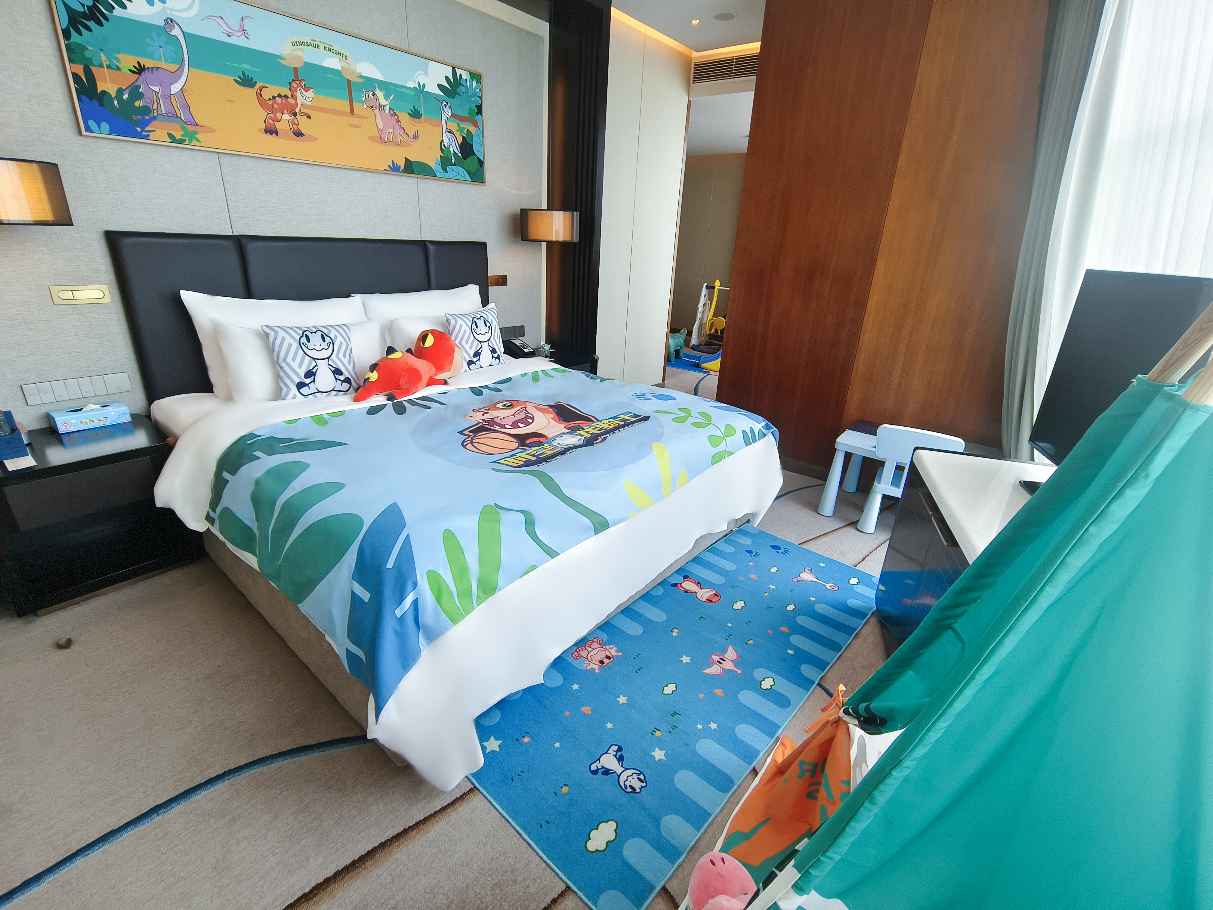 时空龙骑士豪华湖景大床房