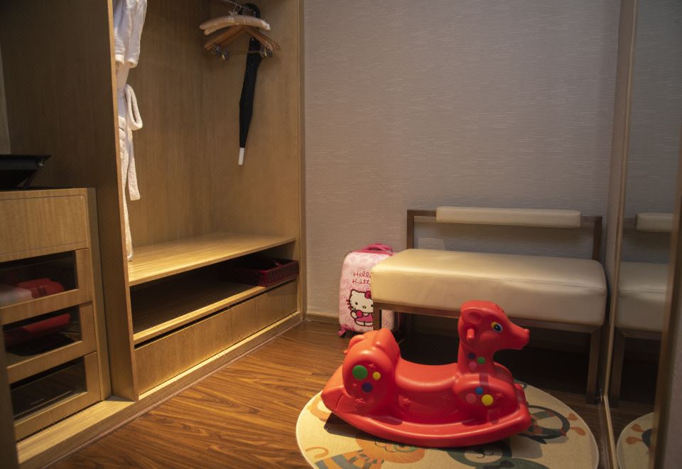 家庭亲子?豪华三人房|小童乐园|小童护栏|小童洗护