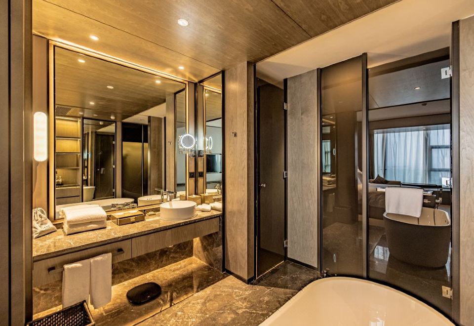 Xinghua Changjiu International HotelSuperior Deluxe Twin Room With Smart Guest Control + Bluetooth Audio + Fresh-keeping Refrigerator