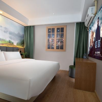 影音大床房（百寸投影+新風系統+記憶枕+助眠床墊） 深圳華僑城世界之窗秋果飯店優惠