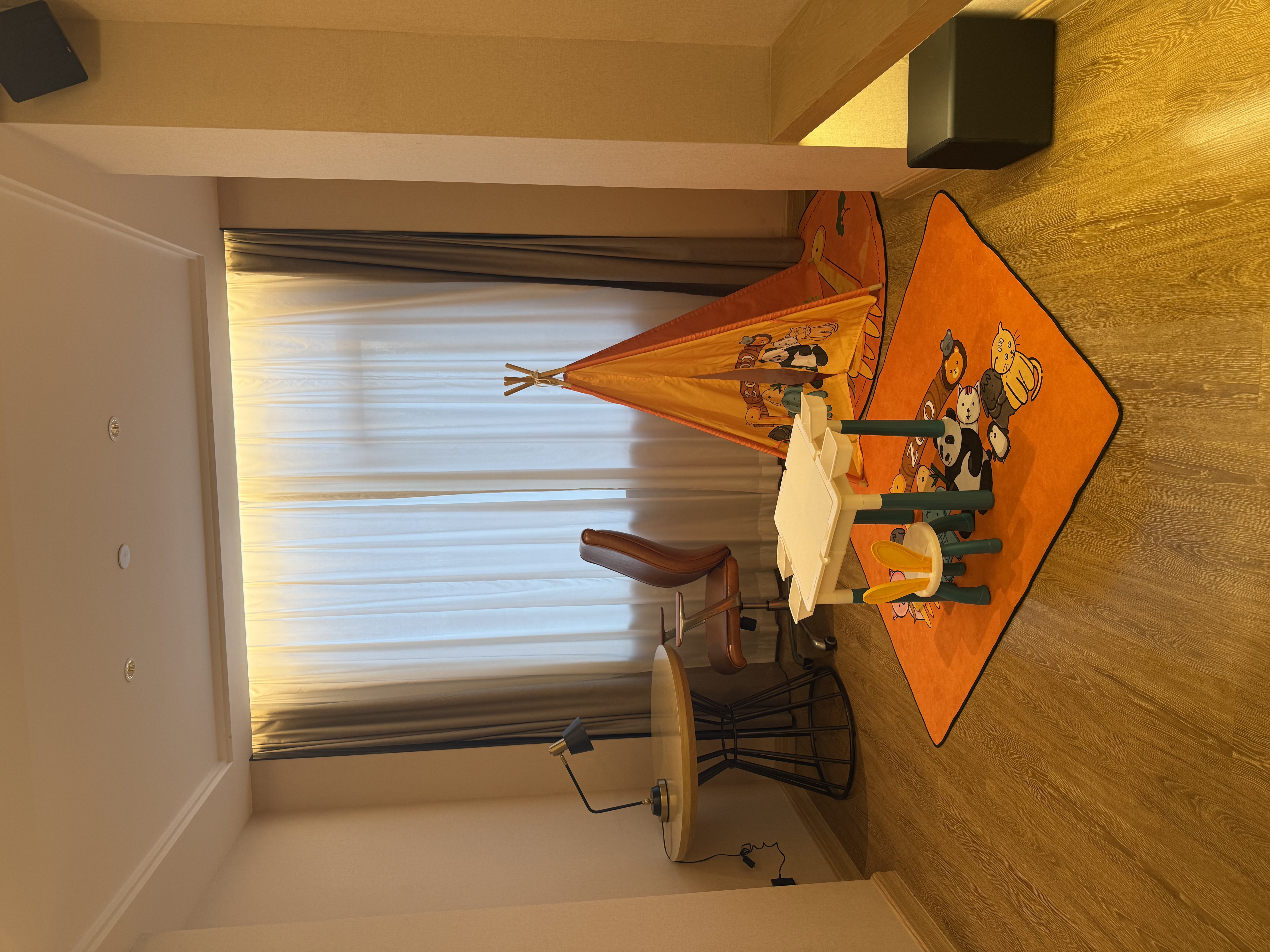 家庭影音亲子房【小童玩具帐篷+百寸巨幕+Coffee机】