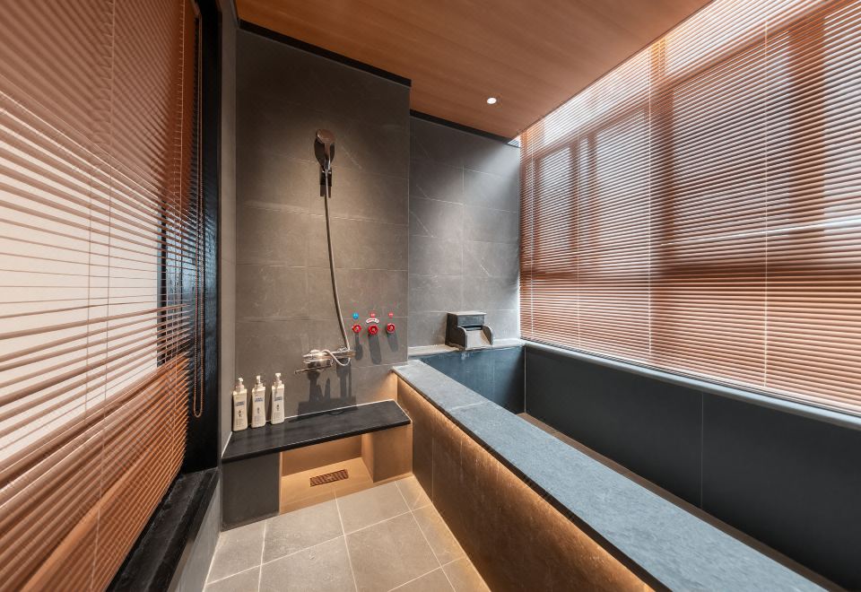 特色私汤大床房（慕思助眠+智能马桶+小冰箱）