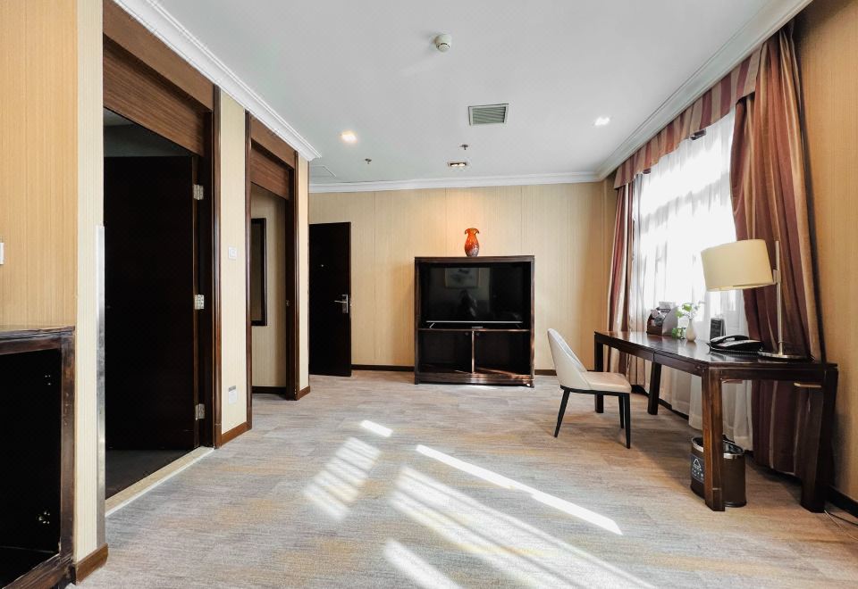 行政家庭大床间（大床，带梳化床）