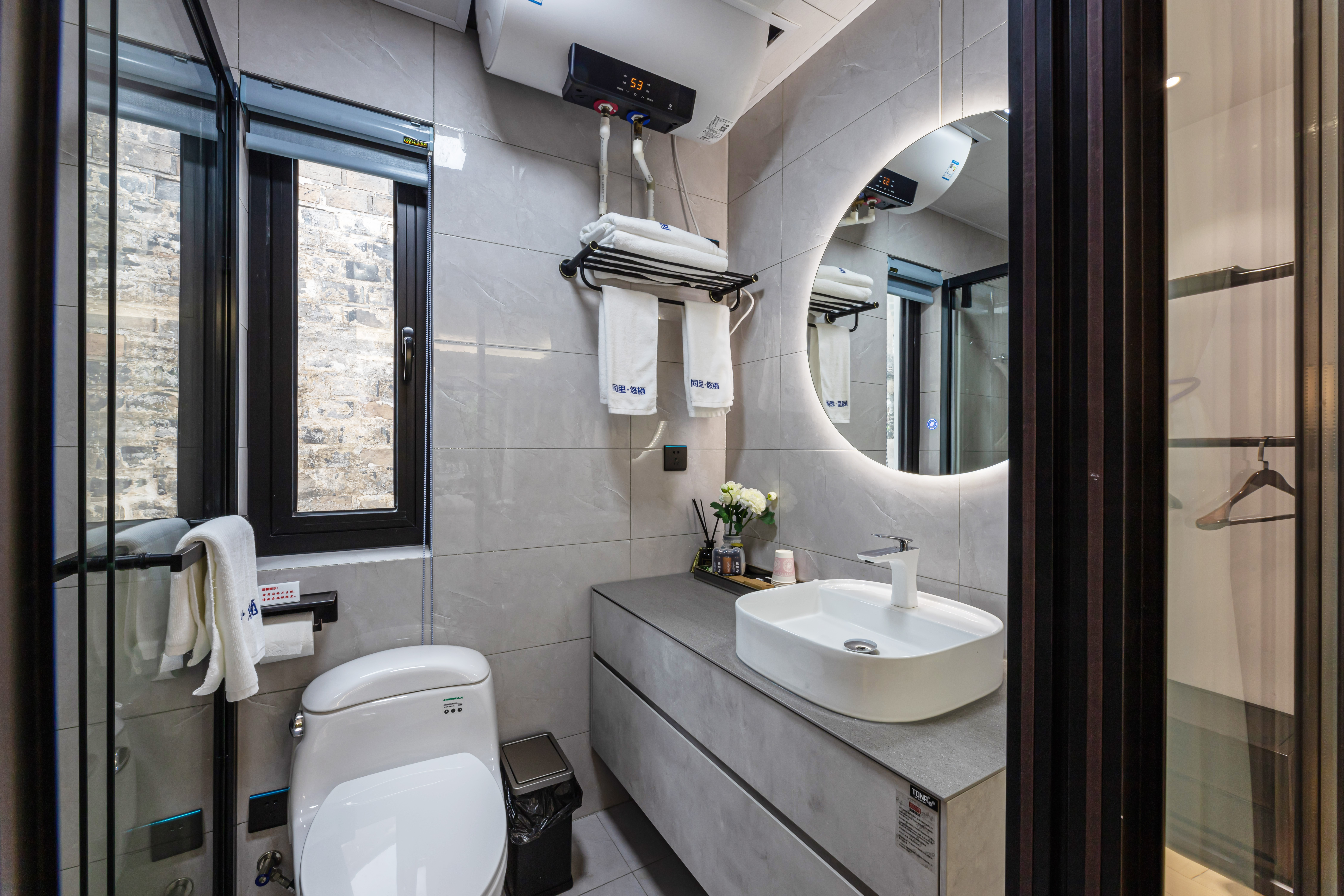 精品六室一厅套房（内设麻将机）