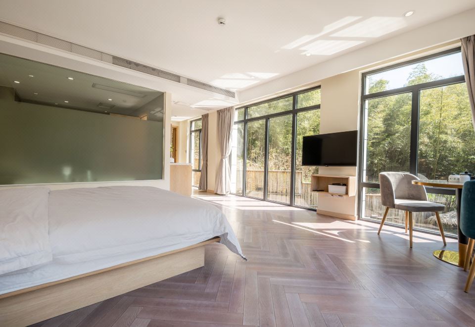 Executive Room - With View (Double Bed)