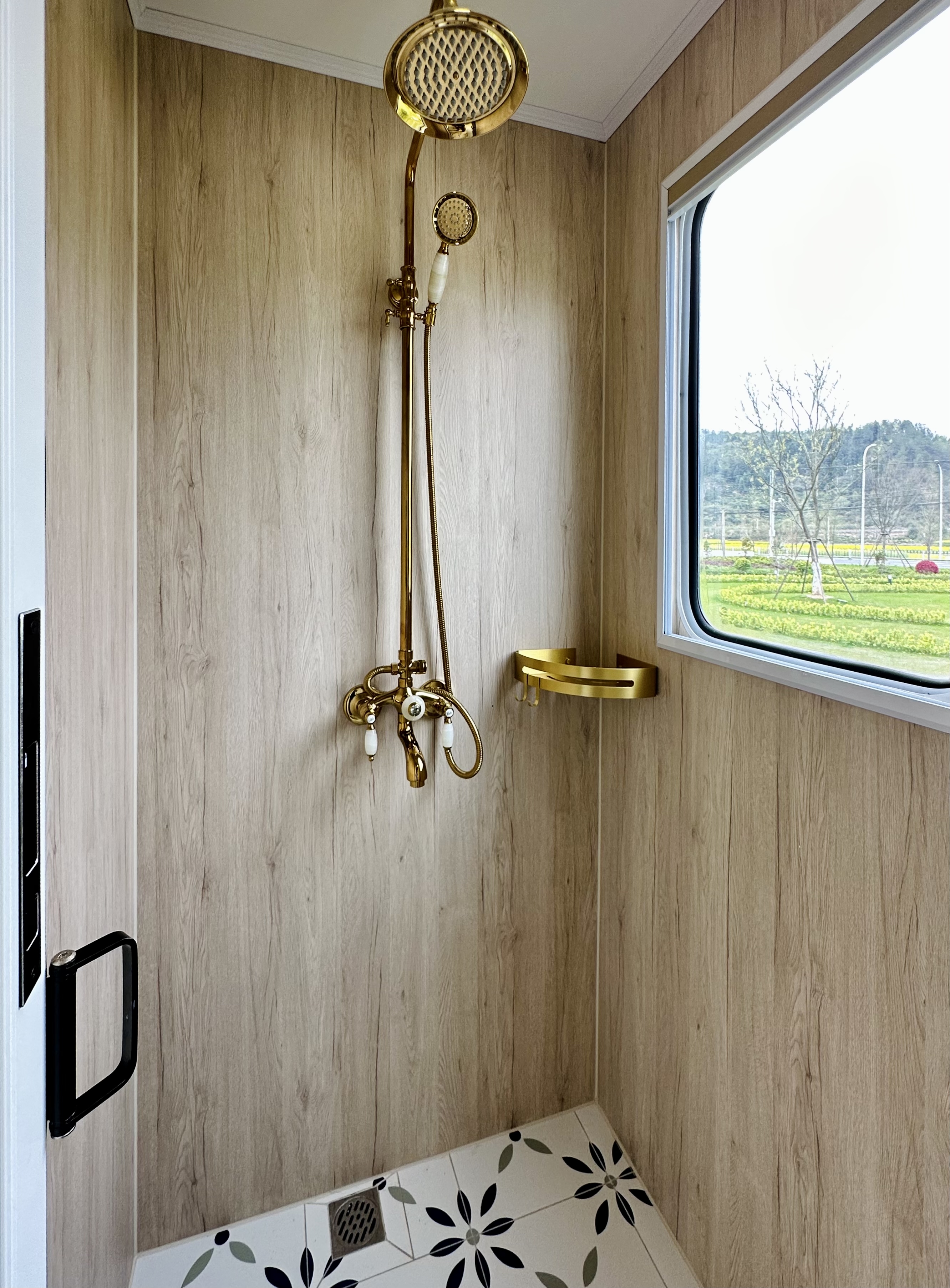 火车蜜月大床房