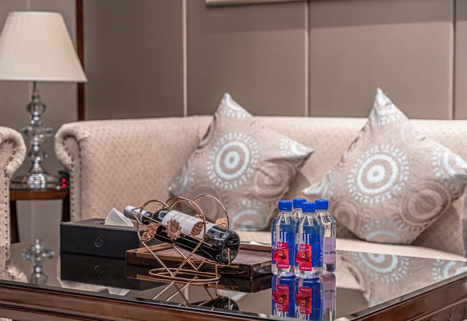 Zhaolin Grand Hotel BeijingBusiness Suite