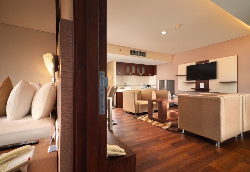 行政城景特大床套房（浴缸）