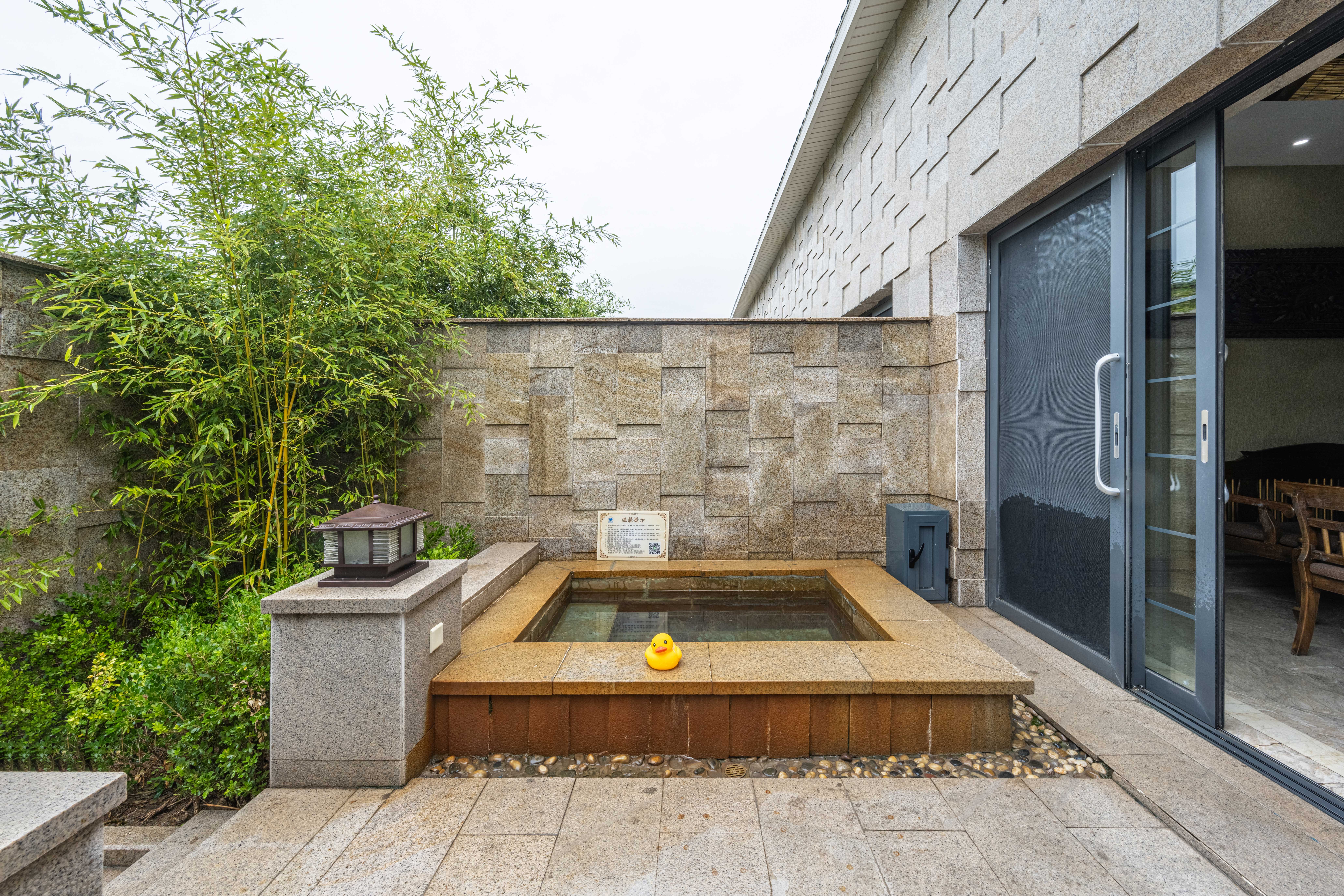 隐泉泰式私汤房