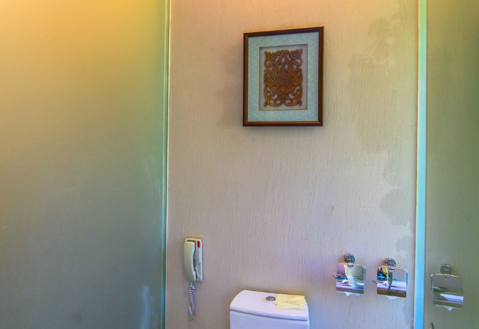 Longmen Dipai Hot Spring ResortLakeside Hot Spring Double Bed Room - Garden Scenic View - Private Tub - Certified Hot Spring Water