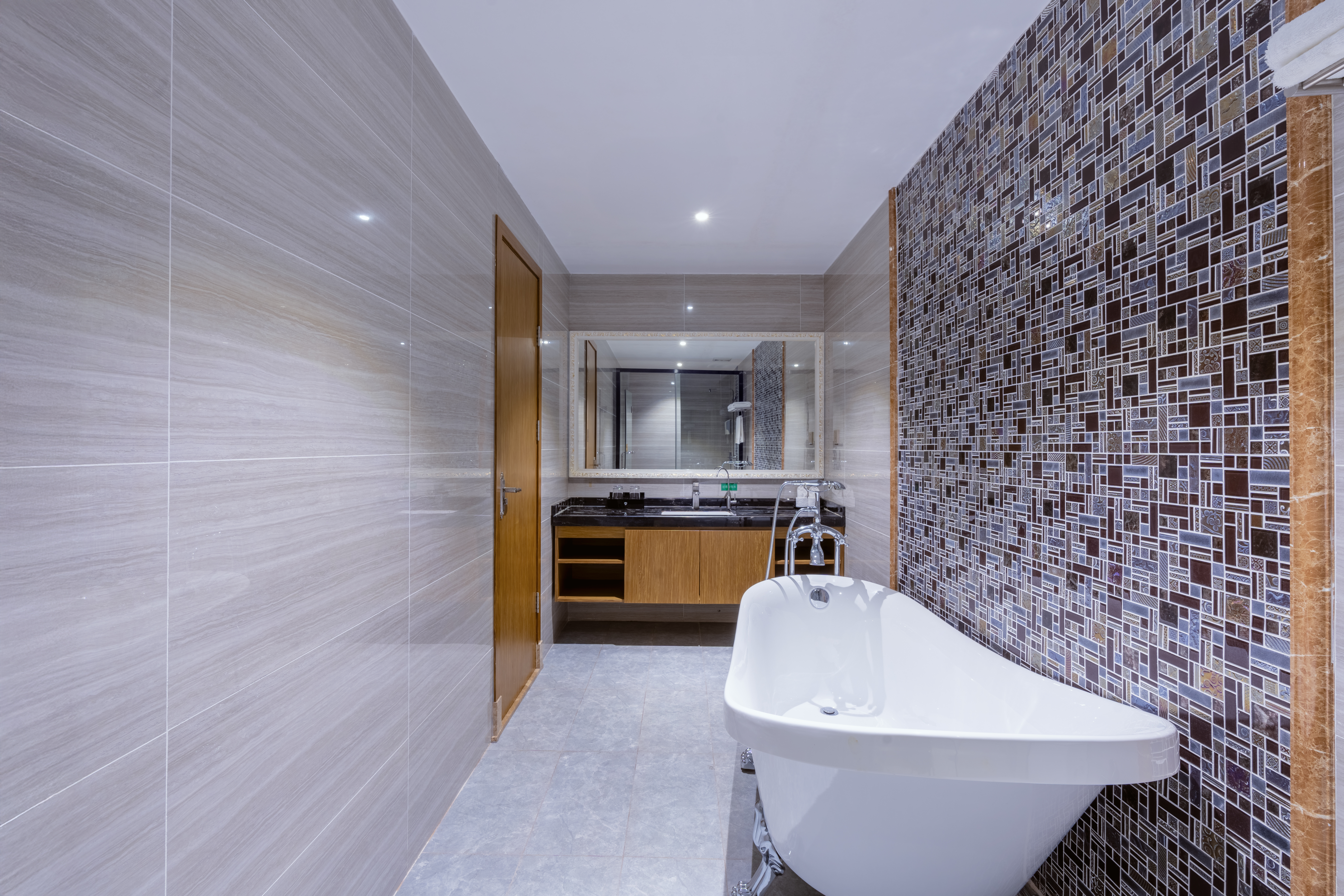 行政套房（小冰箱+保险柜+浴缸）