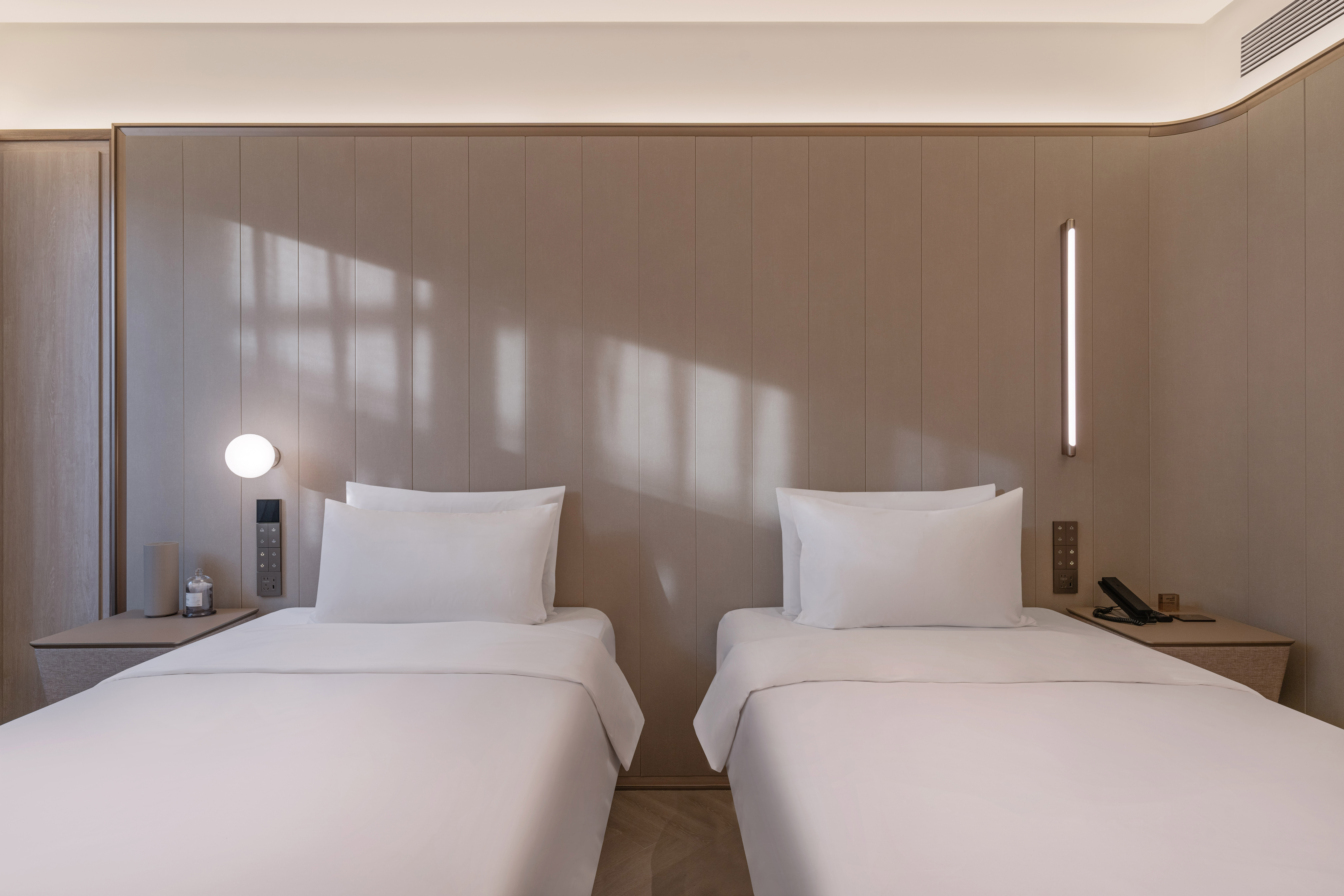 豪华双床房（丝涟床垫+徕芬吹风机+Mini吧+助眠音箱）