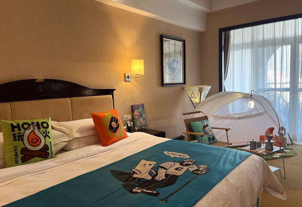 ChaoHu Country Garden Phoenix HotelDare Wild Theme Family Garden-view Room