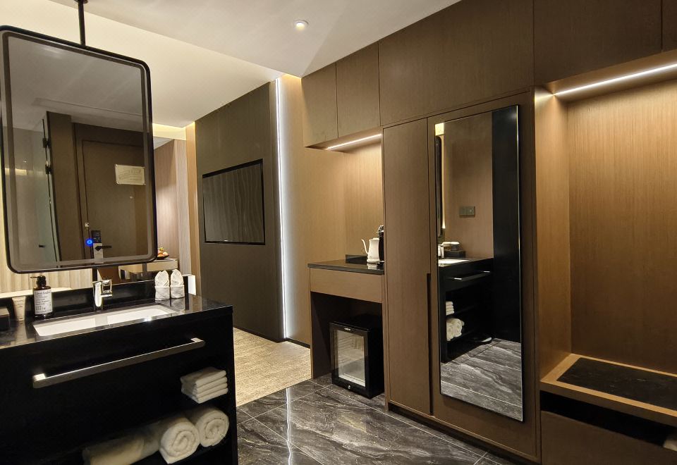 Jinling Yuntai HotelSuperior Business Queen Room