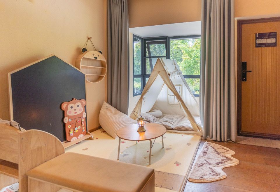 露营亲子双床房