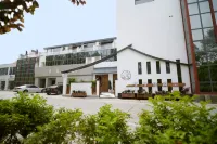 Cocoa Garden · Vacilando Designer Lakeside Resort Hotel (Zhongwei Shapotou Water Town Branch) Hotels in 