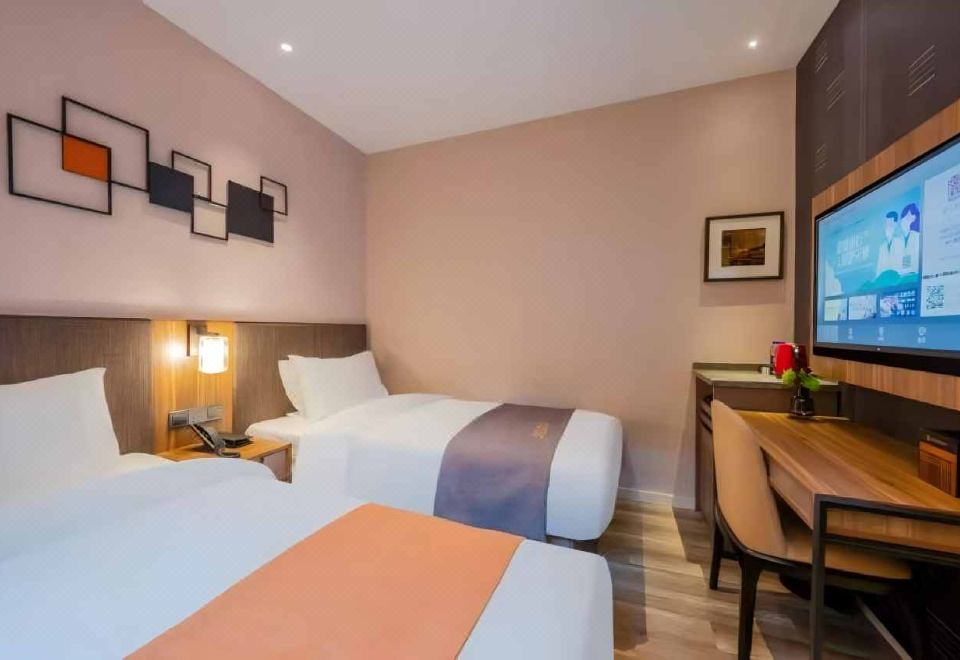 Panoramic Twin Room
