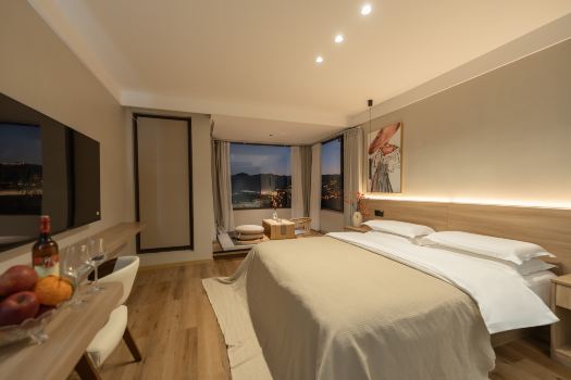 Jingyuan Yaju Designer View Homestay (Lijiang Ancient City Dashuiche)