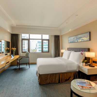 豪華大床房（超長辦公桌-辦公椅） 廈門湖裡頤豪飯店優惠