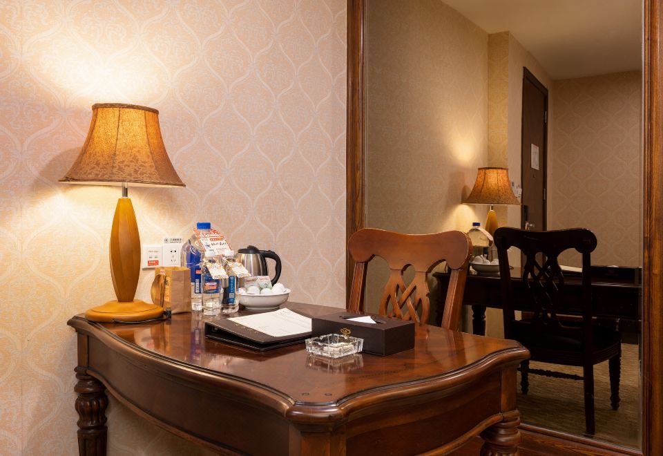 璨圓樓溫泉美式行政大床房