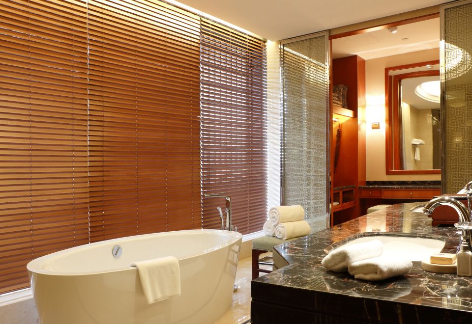 景观露台温泉家庭套房