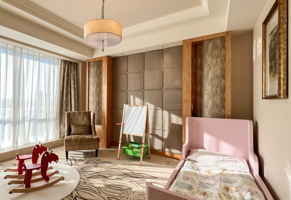 Family-friendly Queen Room
