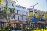 Meizhou Island warm residents stay in Mazu temple shop