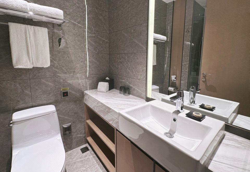 单房公寓（洗烘机+冰箱+投屏）