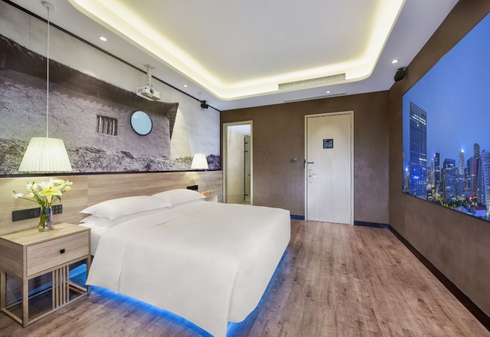 輕居大床房（百寸巨幕影院+智能電動馬桶）