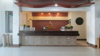 RedDoorz @ Arrs Hotel & Resort Отели в г. 