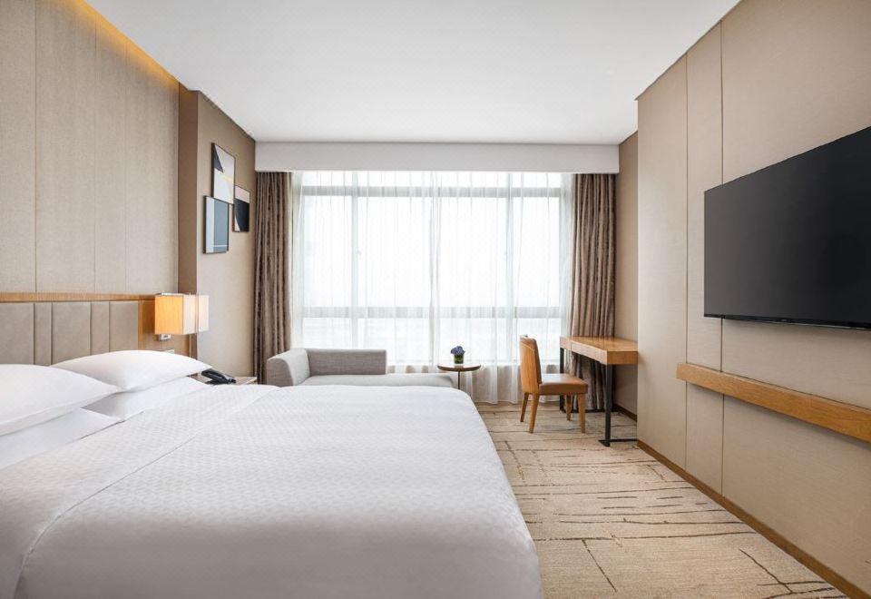 Four Points by Sheraton Shanghai KangqiaoExecutive Double Room