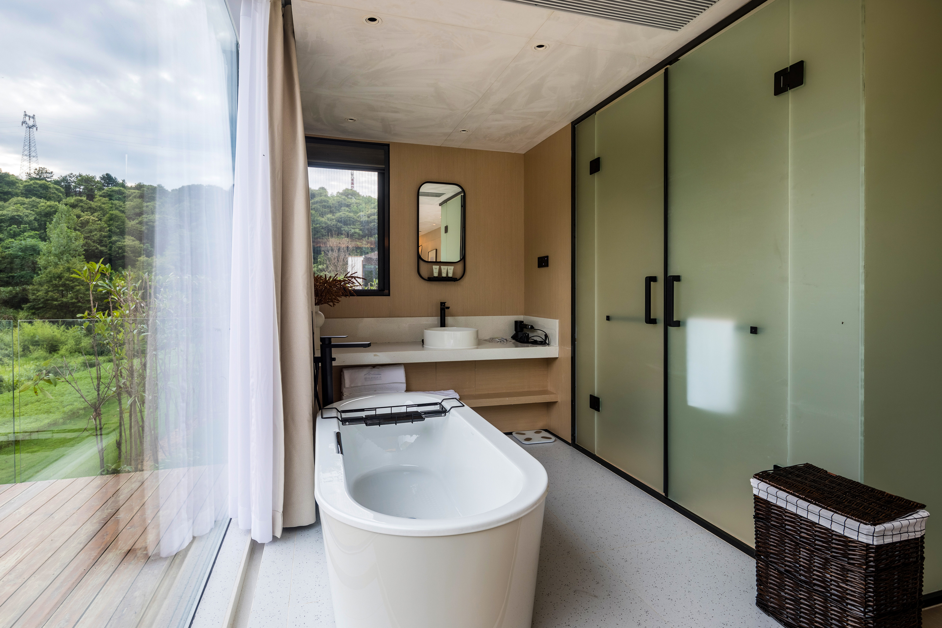 临水观景大床房