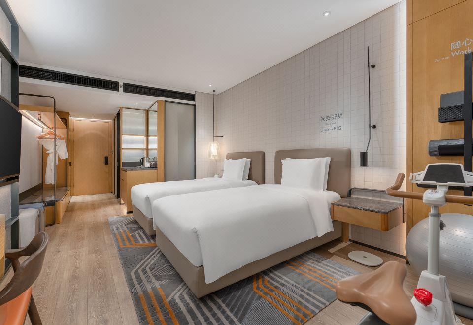 豪华城景双床房（澳大利亚HEAD动感单车）