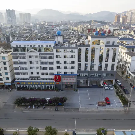 Luoping Hotel