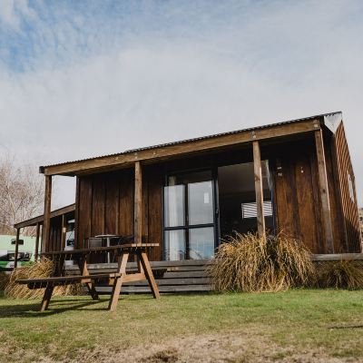 連通浴室四人小屋 特卡波湖汽車旅館和假日公園優惠