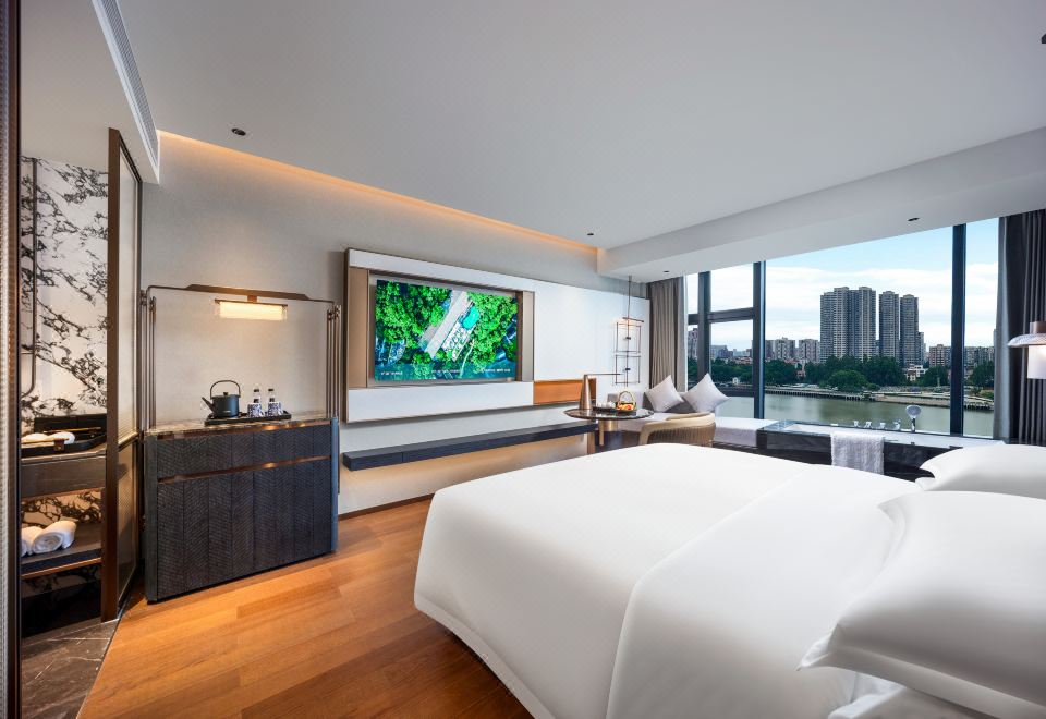 豪华江景大床房（江景浴缸+窗外美景+Mini Bar）