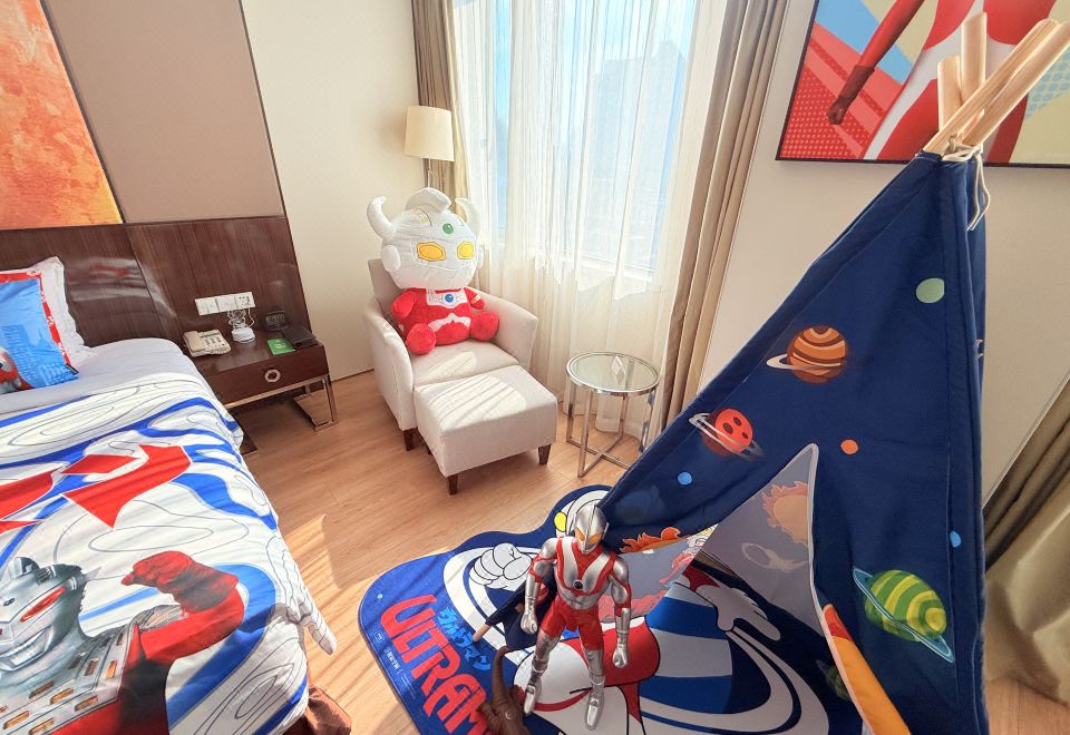 奥特曼亲子主题大床房