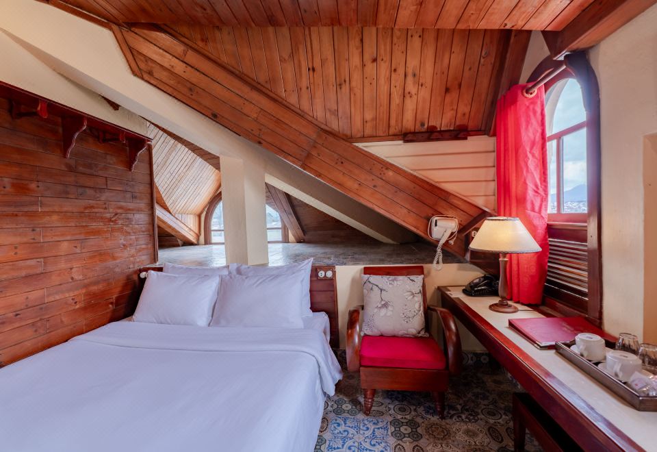 高级城景大床房