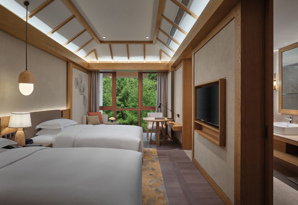 CROWNE PLAZA SHENNONGJIA2 Twin Beds Standard Mountain View