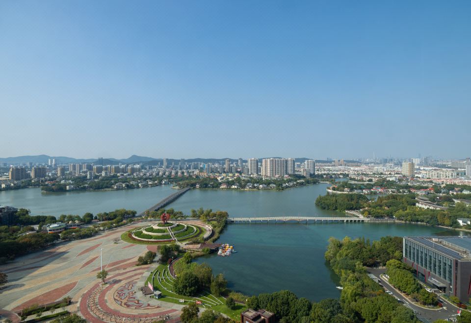金陵粉黛湖景特大床房·百家湖美景·治癒系粉色ins風