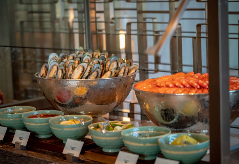 柏悅套房「盡享都市繁華景觀」