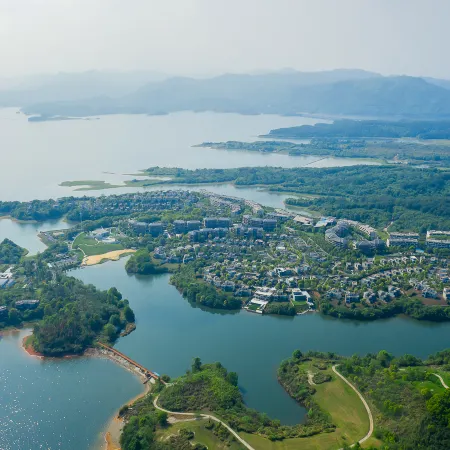 Floral Lux Hotel · Yunshuiqi Hotel (Lushan Xihai Branch)