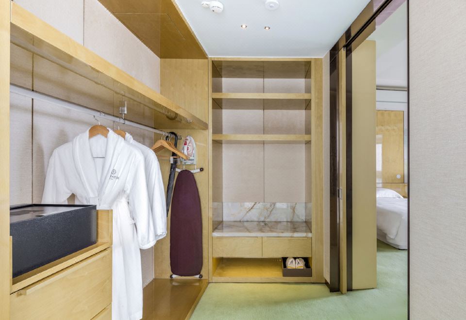 暖汤温泉·广角超大豪华双床房（180°观景视角）