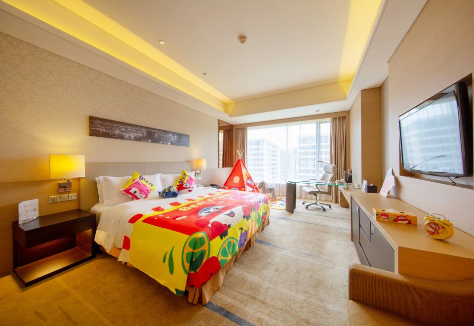 Crowne Plaza Guangzhou HuaduSuper Wings Kids Theme Room-King Bed
