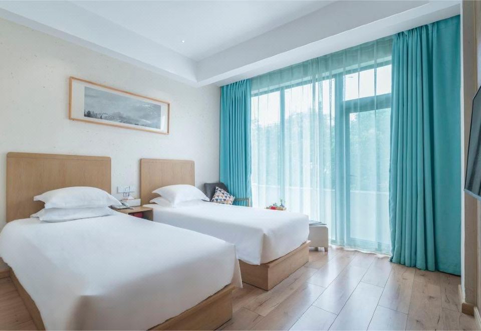 Muchen Scenic Balcony Twin Room