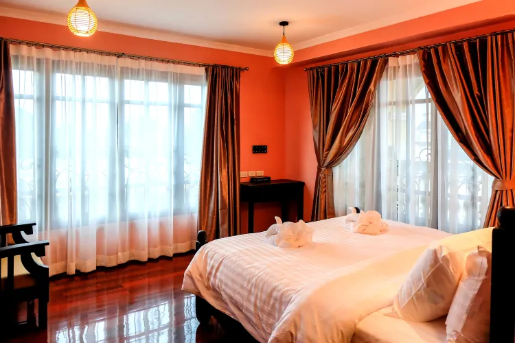 ห้องดีลักซ์คอร์เนอร์เตียงใหญ่ 